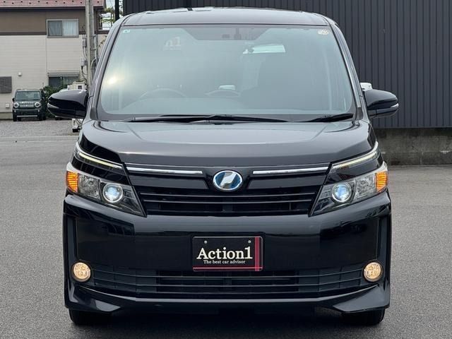 VOXY HYBRID