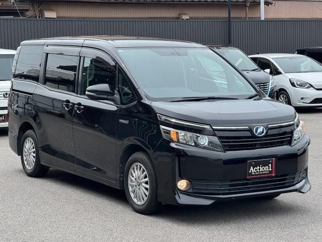 VOXY HYBRID