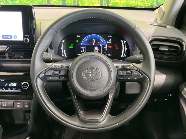 YARIS CROSS HYBRID