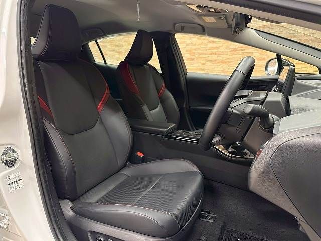 PRIUS 4WD