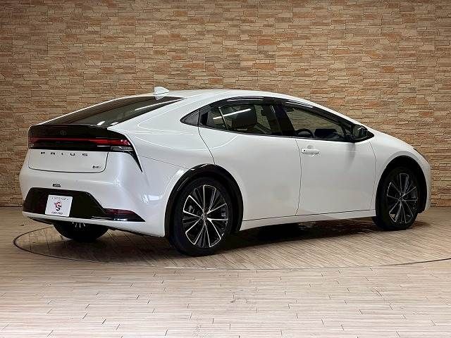 PRIUS 4WD