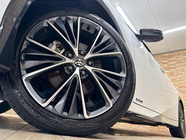 PRIUS 4WD