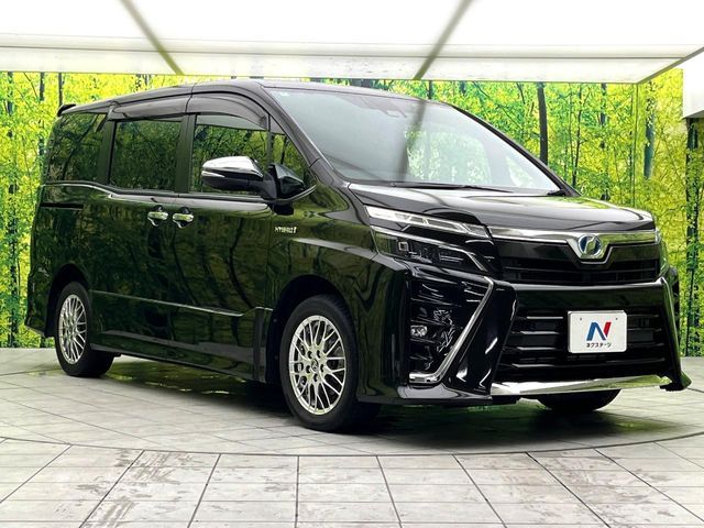 VOXY HYBRID