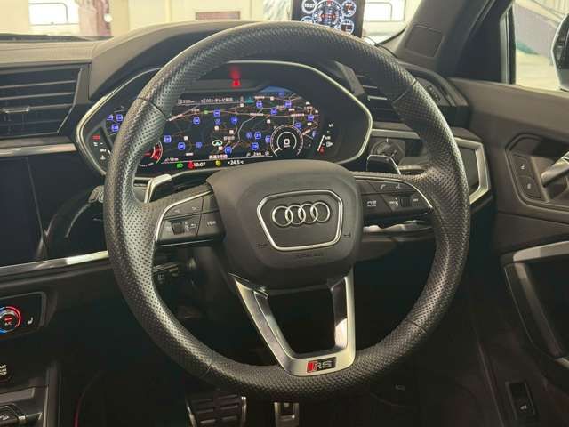 AUDI RS Q3