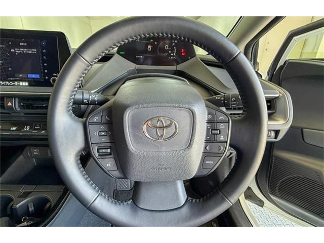 PRIUS 4WD