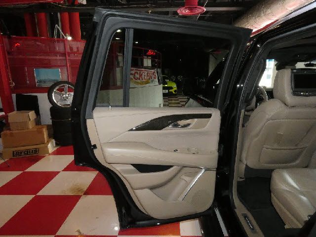 CADILLAC ESCALADE