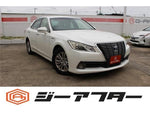 CROWN sedan hybrid