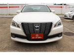 CROWN sedan hybrid