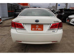 CROWN sedan hybrid