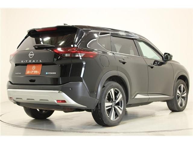 X-TRAIL HYBRID 4WD