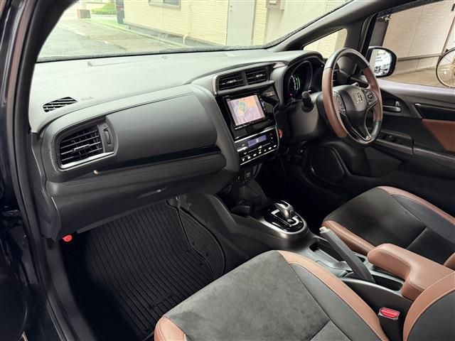 FIT HYBRID