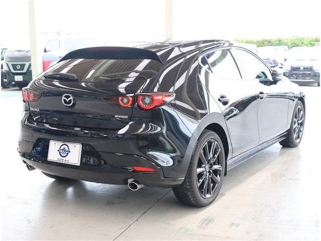MAZDA3 FASTBACK