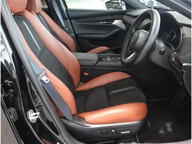 MAZDA3 FASTBACK