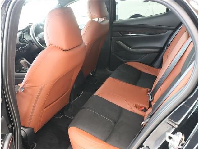 MAZDA3 FASTBACK