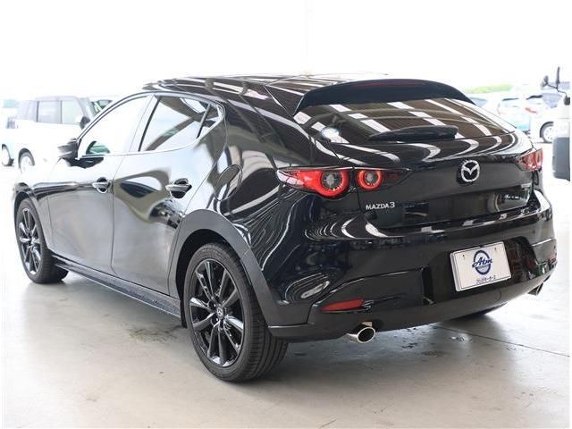 MAZDA3 FASTBACK