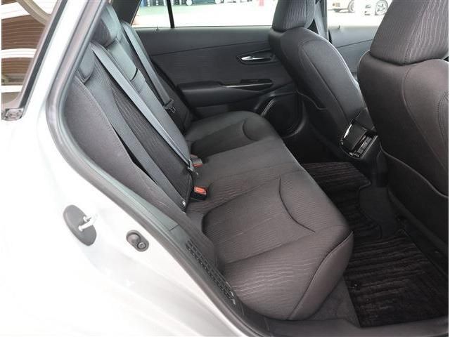 CROWN sedan hybrid