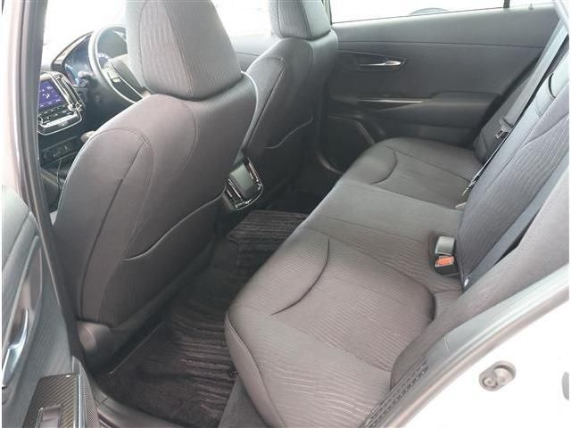 CROWN sedan hybrid
