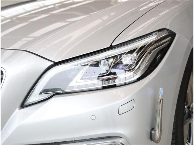 CROWN sedan hybrid