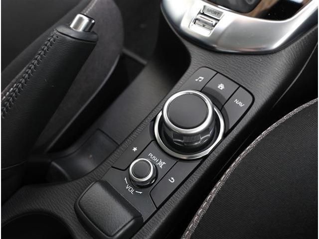 MAZDA2