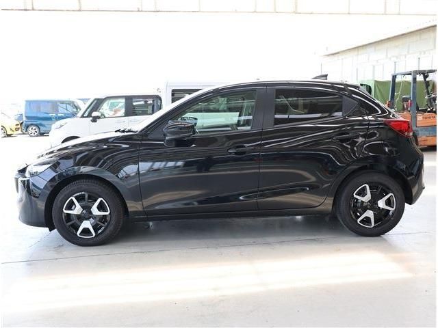 MAZDA2