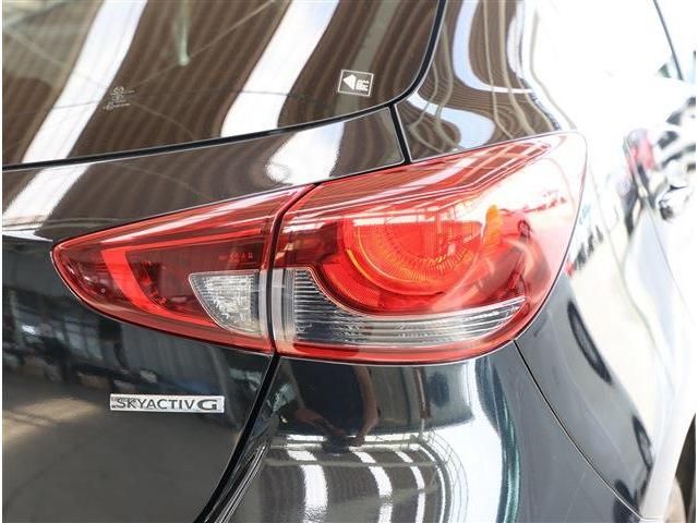 MAZDA2