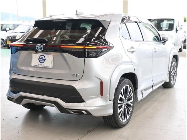 YARIS CROSS HYBRID