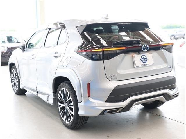 YARIS CROSS HYBRID