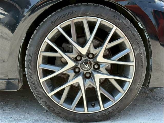 LEXUS IS300h