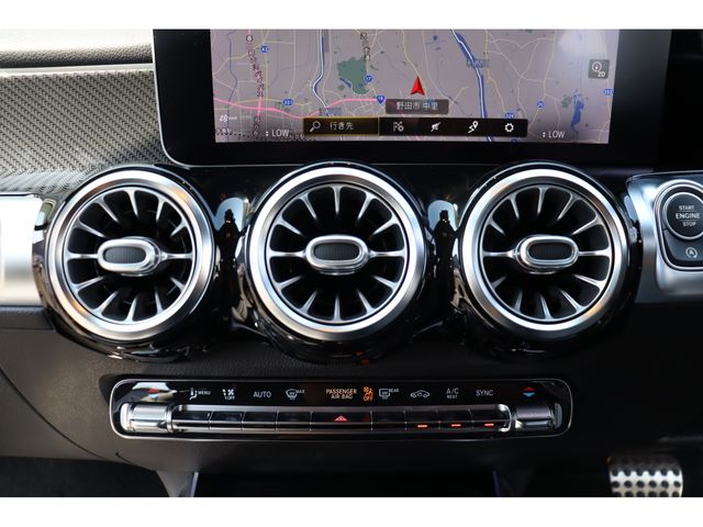 MERCEDES BENZ GLB