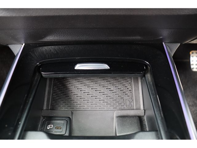 MERCEDES BENZ GLB