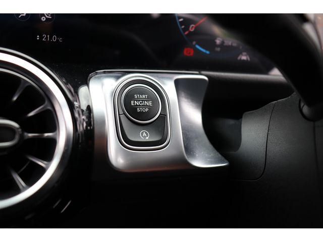MERCEDES BENZ GLB