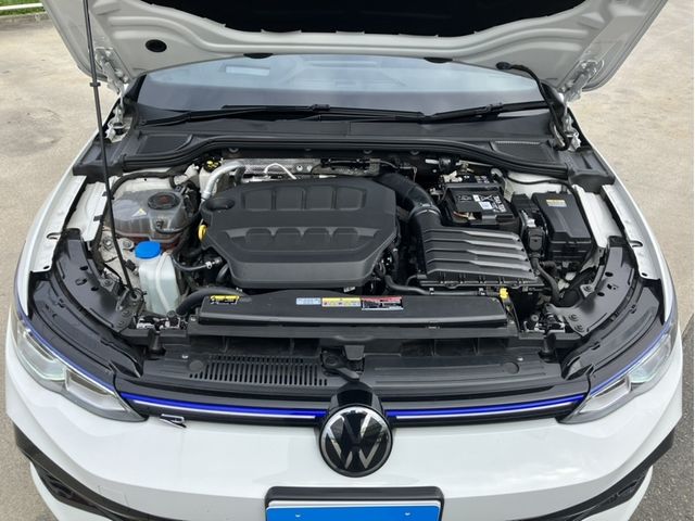 VOLKSWAGEN GOLF R