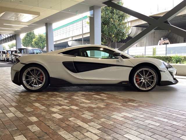 マクラーレン　６００ＬＴ　クーペ