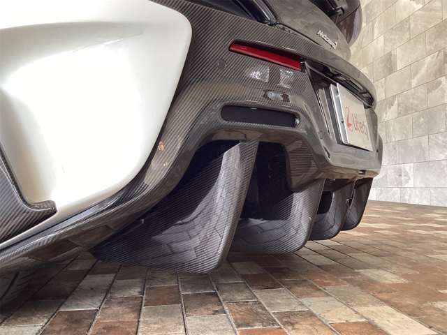 マクラーレン　６００ＬＴ　クーペ