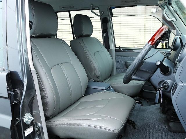LANDCRUISER van