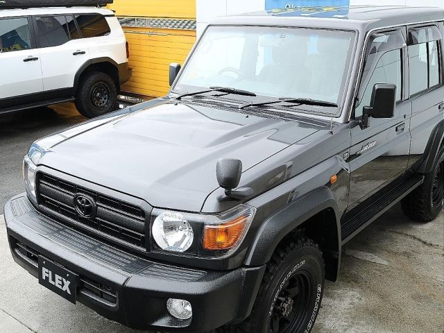 LANDCRUISER van