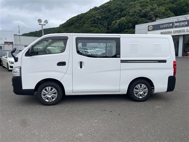 NV350 CARAVAN 4WD