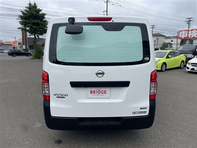 NV350 CARAVAN 4WD