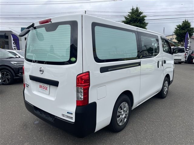 NV350 CARAVAN 4WD
