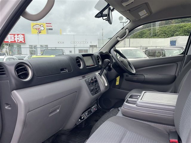 NV350 CARAVAN 4WD