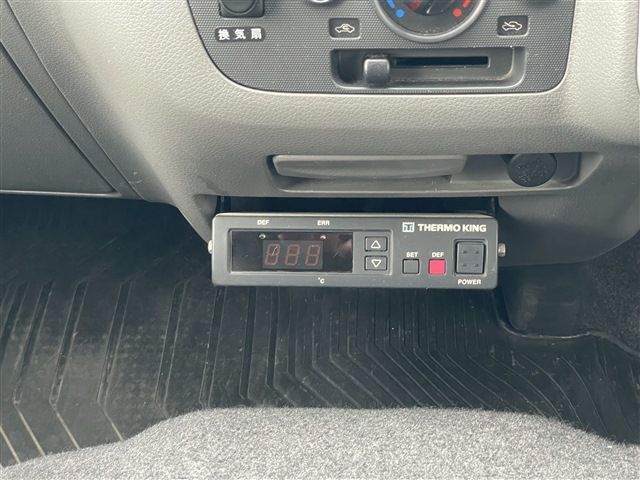 NV350 CARAVAN 4WD