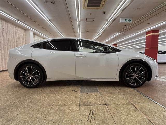 PRIUS 4WD