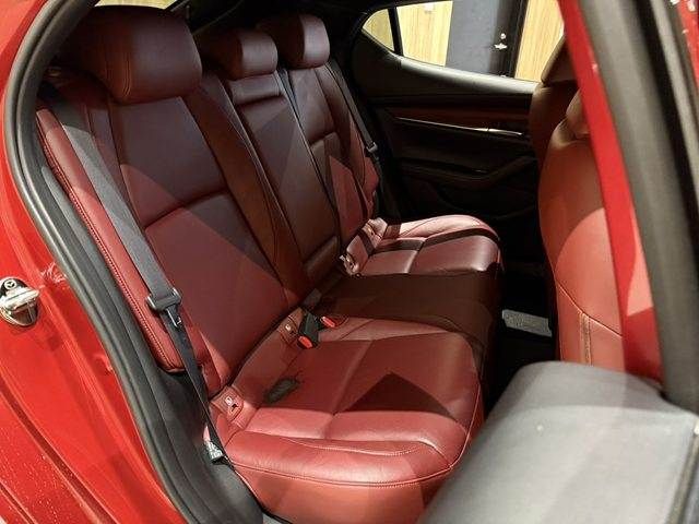 MAZDA3 FASTBACK
