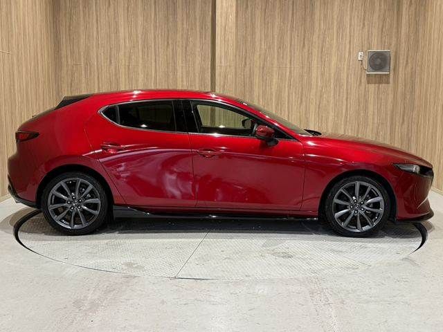 MAZDA3 FASTBACK
