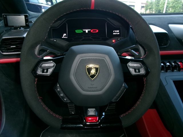 LAMBORGHINI HURACAN
