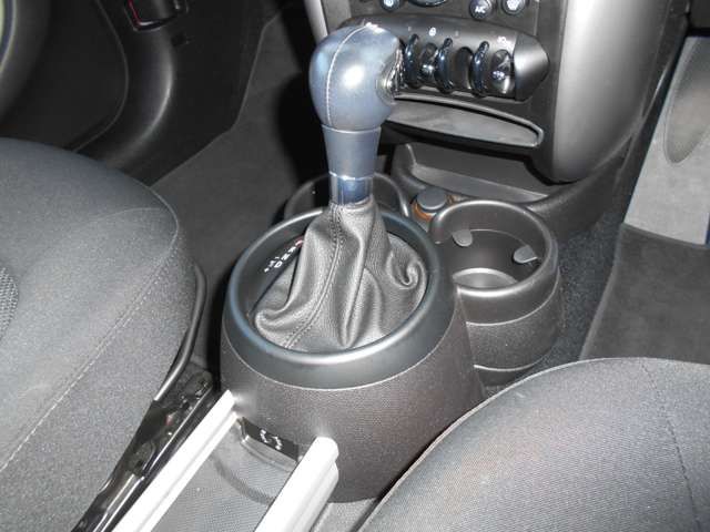 BMW MINI COOPER CROSSOVER