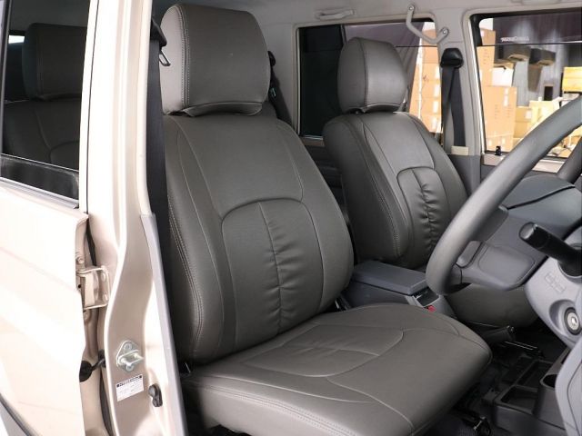 LANDCRUISER van