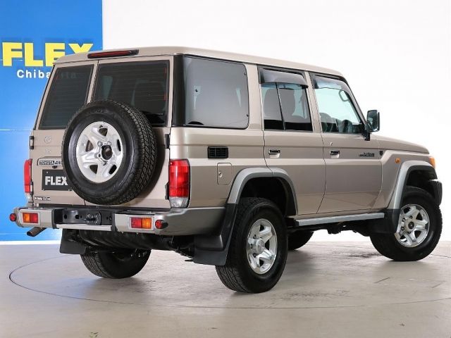 LANDCRUISER van