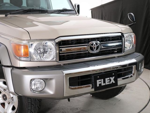 LANDCRUISER van
