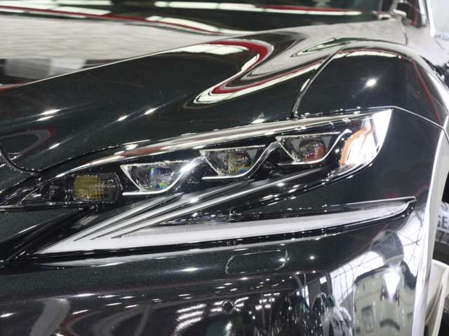 LEXUS LS500h 4WD